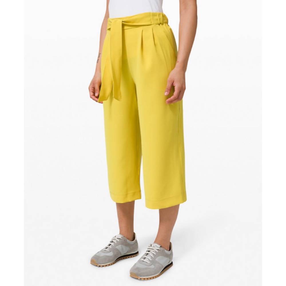 Lululemon Yellow Noir Crop Capris
